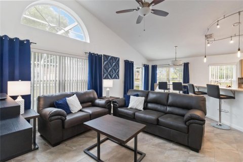 House in Davenport, Florida 4 bedrooms, 145.86 sq.m. № 2303204 - photo 8