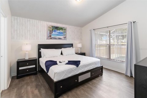 House in Davenport, Florida 4 bedrooms, 145.86 sq.m. № 2303204 - photo 17