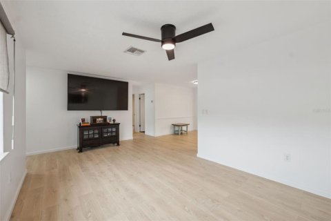 House in Hudson, Florida 2 bedrooms, 108.97 sq.m. № 1774111 - photo 13