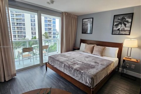Apartment in Sunny Isles Beach, Florida 33.44 sq.m. № 2082036 - photo 11