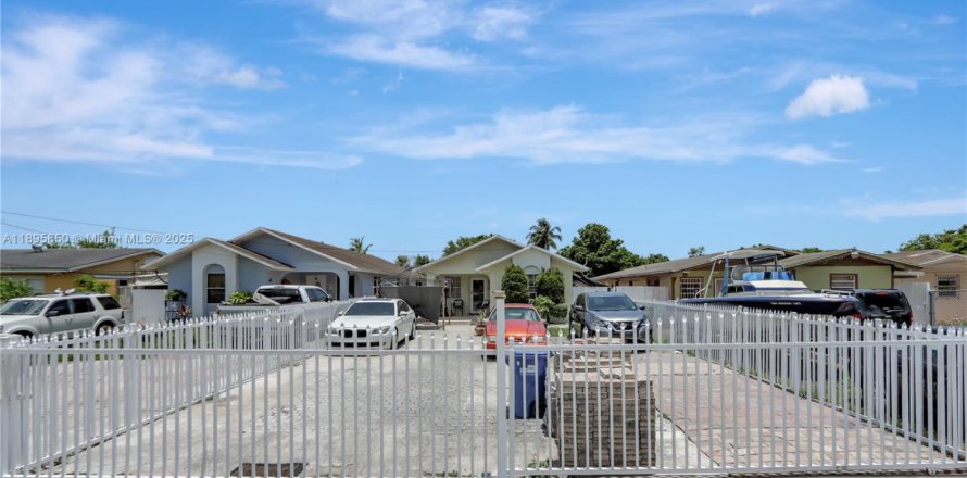 Immobilier commercial à Miami Gardens, Floride 163.23 m2 № 1950249