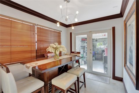 Immobilier commercial à vendre à Miami Gardens, Floride: 163.23 m2 № 1950249 - photo 13