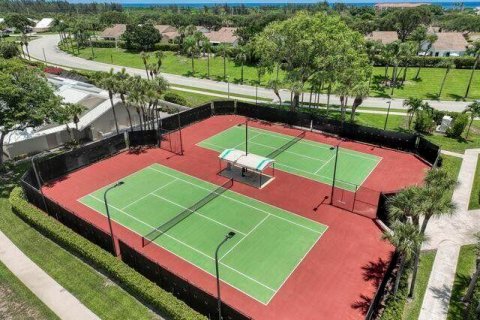 House in Jupiter, Florida 3 bedrooms, 194.07 sq.m. № 2088033 - photo 24