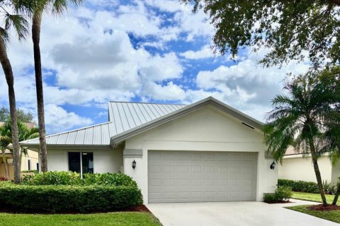 House in Jupiter, Florida 3 bedrooms, 194.07 sq.m. № 2088033 - photo 2