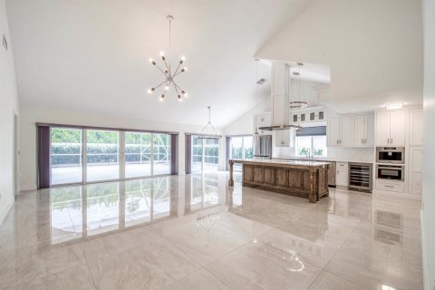 House in Jupiter, Florida 3 bedrooms, 194.07 sq.m. № 2088033 - photo 7