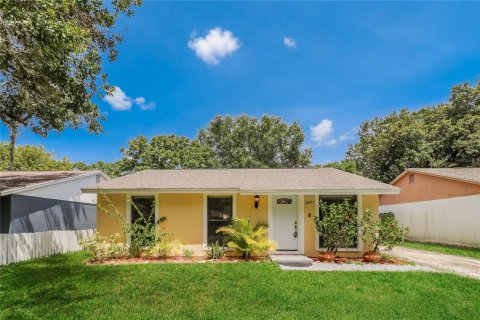 House in Tampa, Florida 3 bedrooms, 101.17 sq.m. № 1880773 - photo 2