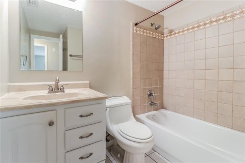 House in Tampa, Florida 3 bedrooms, 101.17 sq.m. № 1880773 - photo 14