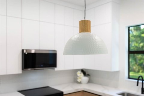 Купить виллу или дом в Порт-Шарлотт, Флорида 9 комнат, 160.16м2, № 1886053 - фото 24