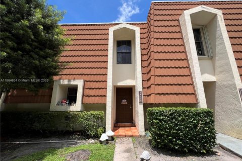 Townhouse in Plantation, Florida 2 bedrooms, 150.13 sq.m. № 1893091 - photo 1