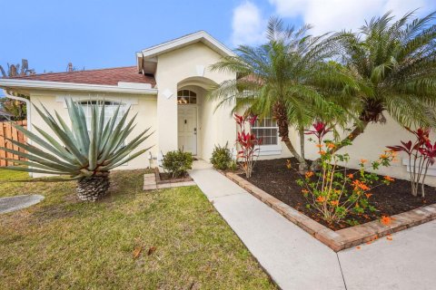 Villa ou maison à vendre à Port St. Lucie, Floride: 3 chambres, 112.32 m2 № 2145960 - photo 3