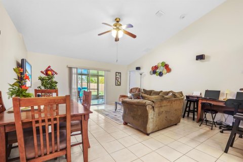 Villa ou maison à vendre à Port St. Lucie, Floride: 3 chambres, 112.32 m2 № 2145960 - photo 11
