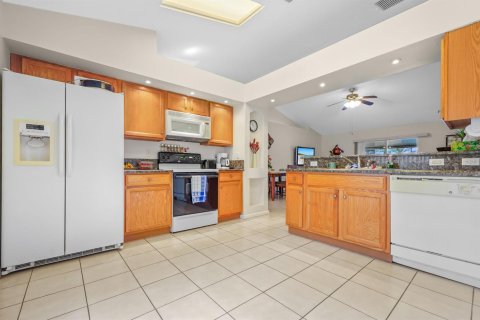 Villa ou maison à vendre à Port St. Lucie, Floride: 3 chambres, 112.32 m2 № 2145960 - photo 7