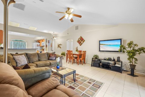 Villa ou maison à vendre à Port St. Lucie, Floride: 3 chambres, 112.32 m2 № 2145960 - photo 5