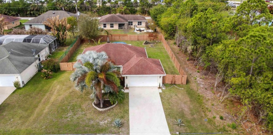 Villa ou maison à Port St. Lucie, Floride 3 chambres, 112.32 m2 № 2145960