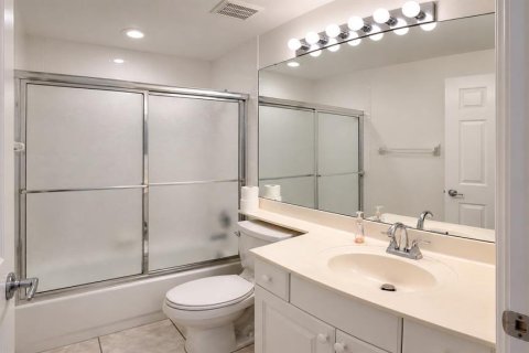Copropriété à vendre à Bradenton, Floride: 2 chambres, 125.6 m2 № 2342544 - photo 15