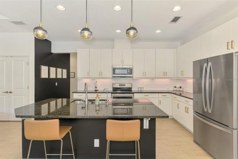 House in Sarasota, Florida 4 bedrooms, 198.35 sq.m. № 1813568 - photo 17