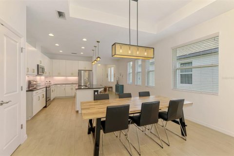 House in Sarasota, Florida 4 bedrooms, 198.35 sq.m. № 1813568 - photo 24