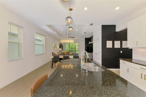 House in Sarasota, Florida 4 bedrooms, 198.35 sq.m. № 1813568 - photo 21