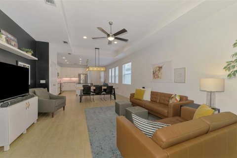House in Sarasota, Florida 4 bedrooms, 198.35 sq.m. № 1813568 - photo 29