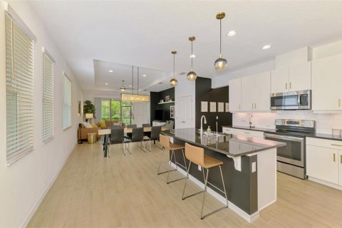 House in Sarasota, Florida 4 bedrooms, 198.35 sq.m. № 1813568 - photo 14
