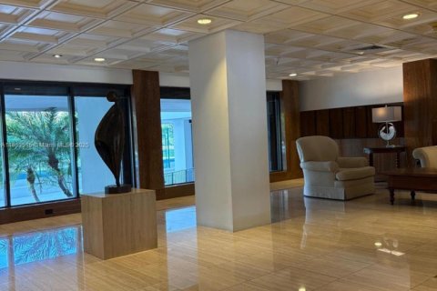 Condo in Miami, Florida, 2 bedrooms  № 1871846 - photo 3