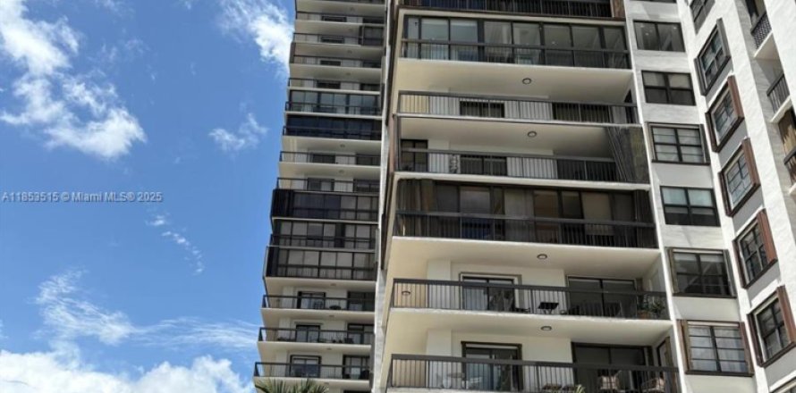 Condo in Miami, Florida, 2 bedrooms  № 1871846