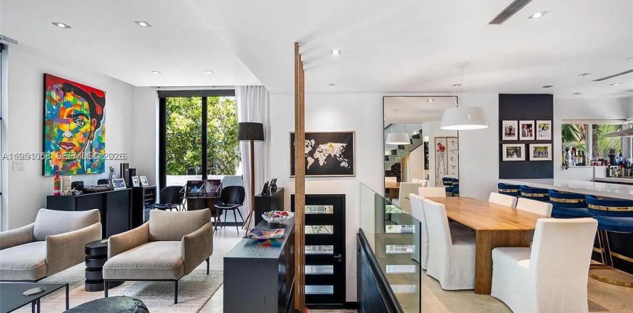 Кондоминиум с 4 спальнями в Майами-Бич, Флорида № 2007179