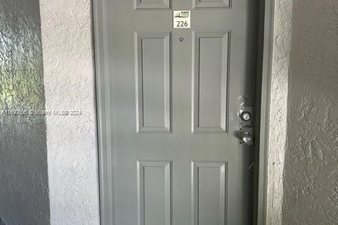 Condo in West Palm Beach, Florida, 2 bedrooms  № 1754261 - photo 3