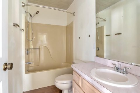 House in Bradenton, Florida 4 bedrooms, 272.02 sq.m. № 1649621 - photo 21