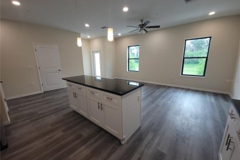 Townhouse in Tampa, Florida 3 bedrooms, 161.37 sq.m. № 2106948 - photo 5