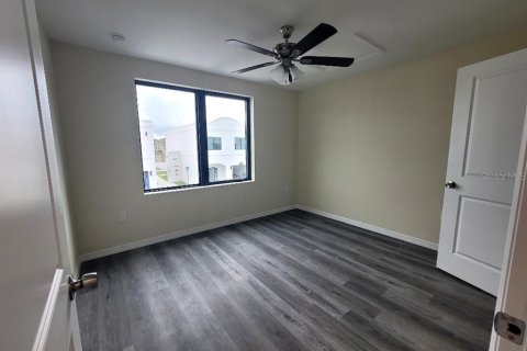 Townhouse in Tampa, Florida 3 bedrooms, 161.37 sq.m. № 2106948 - photo 9