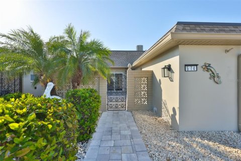 Casa en venta en Saint Petersburg, Florida, 2 dormitorios, 153.29 m2 № 2103503 - foto 2