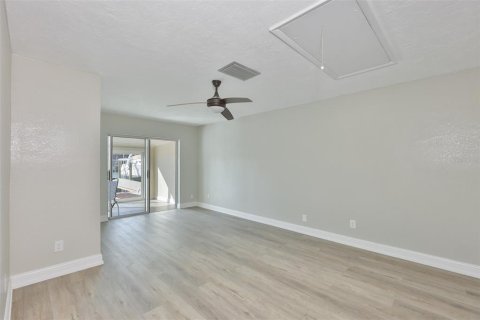 Casa en venta en Saint Petersburg, Florida, 2 dormitorios, 153.29 m2 № 2103503 - foto 13