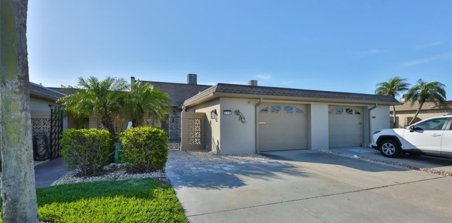 Casa en Saint Petersburg, Florida 2 dormitorios, 153.29 m2 № 2103503