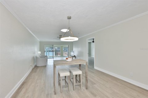 Casa en venta en Saint Petersburg, Florida, 2 dormitorios, 153.29 m2 № 2103503 - foto 8