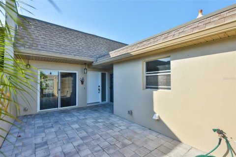 Casa en venta en Saint Petersburg, Florida, 2 dormitorios, 153.29 m2 № 2103503 - foto 4