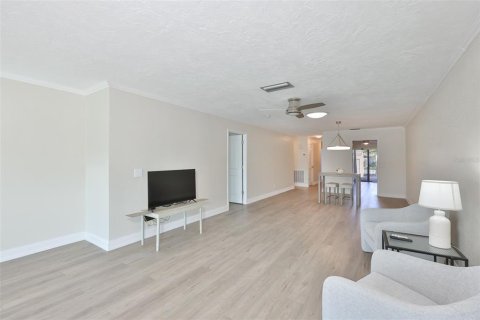 Casa en venta en Saint Petersburg, Florida, 2 dormitorios, 153.29 m2 № 2103503 - foto 9