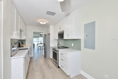 Casa en venta en Saint Petersburg, Florida, 2 dormitorios, 153.29 m2 № 2103503 - foto 6