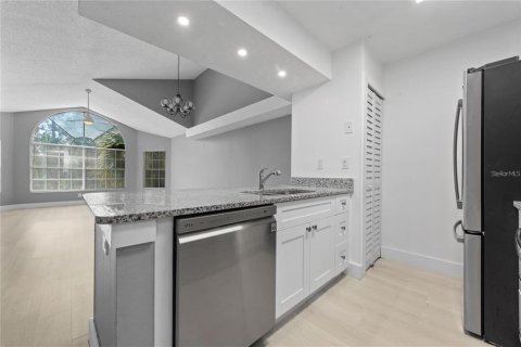 Apartamento en alquiler en Kissimmee, Florida, 3 dormitorios, 119.57 m2 № 1813272 - foto 18