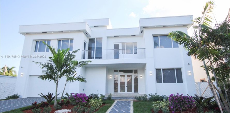 Villa ou maison à Sunny Isles Beach, Floride 6 chambres, 405.52 m2 № 1694608