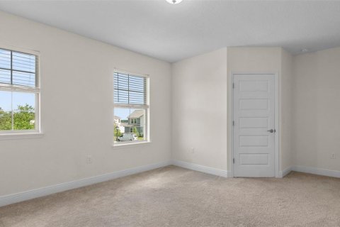 House in Winter Garden, Florida 4 bedrooms, 303.51 sq.m. № 1618047 - photo 13