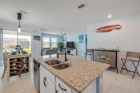 Villa ou maison à vendre à New Smyrna Beach, Floride: 4 chambres, 175.68 m2 № 2142096 - photo 6