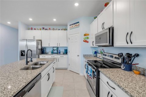Villa ou maison à vendre à New Smyrna Beach, Floride: 4 chambres, 175.68 m2 № 2142096 - photo 4