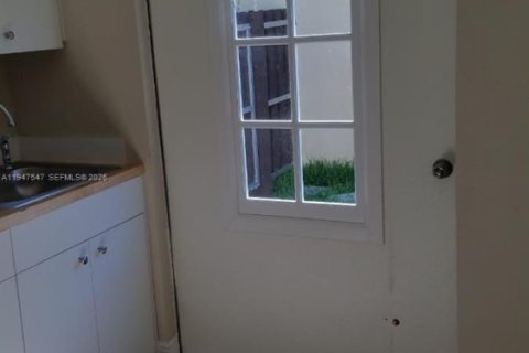 Immobilier commercial à Miami, Floride 213.02 m2 № 2003846