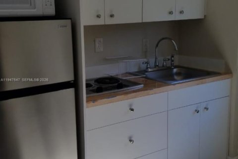 Immobilier commercial à louer à Miami, Floride: 213.02 m2 № 2003846 - photo 4