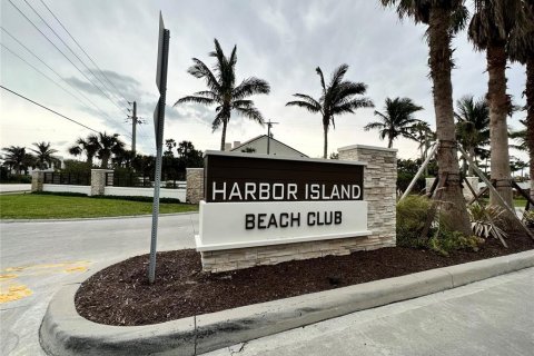 Condo in Melbourne Beach, Florida, 8 bedrooms  № 1613661 - photo 1