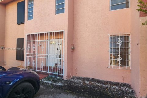 Таунхаус в Хайалиа, Флорида 3 спальни, 130.06м2 № 1955572