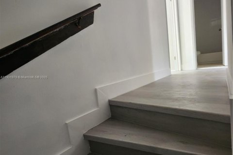 Снять в аренду таунхаус в Хайалиа, Флорида 3 спальни, 130.06м2, № 1955572 - фото 12