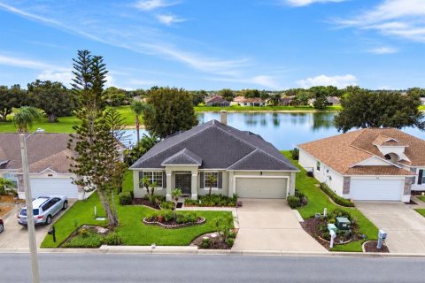 Villa ou maison à Winter Haven, Floride 3 chambres, 196.77 m2 № 2349355