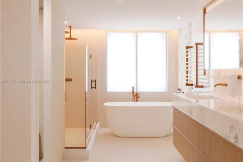 House in Miami, Florida 5 bedrooms № 1962595 - photo 29